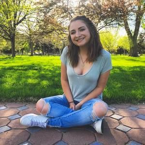 Meet your Posher, Niki